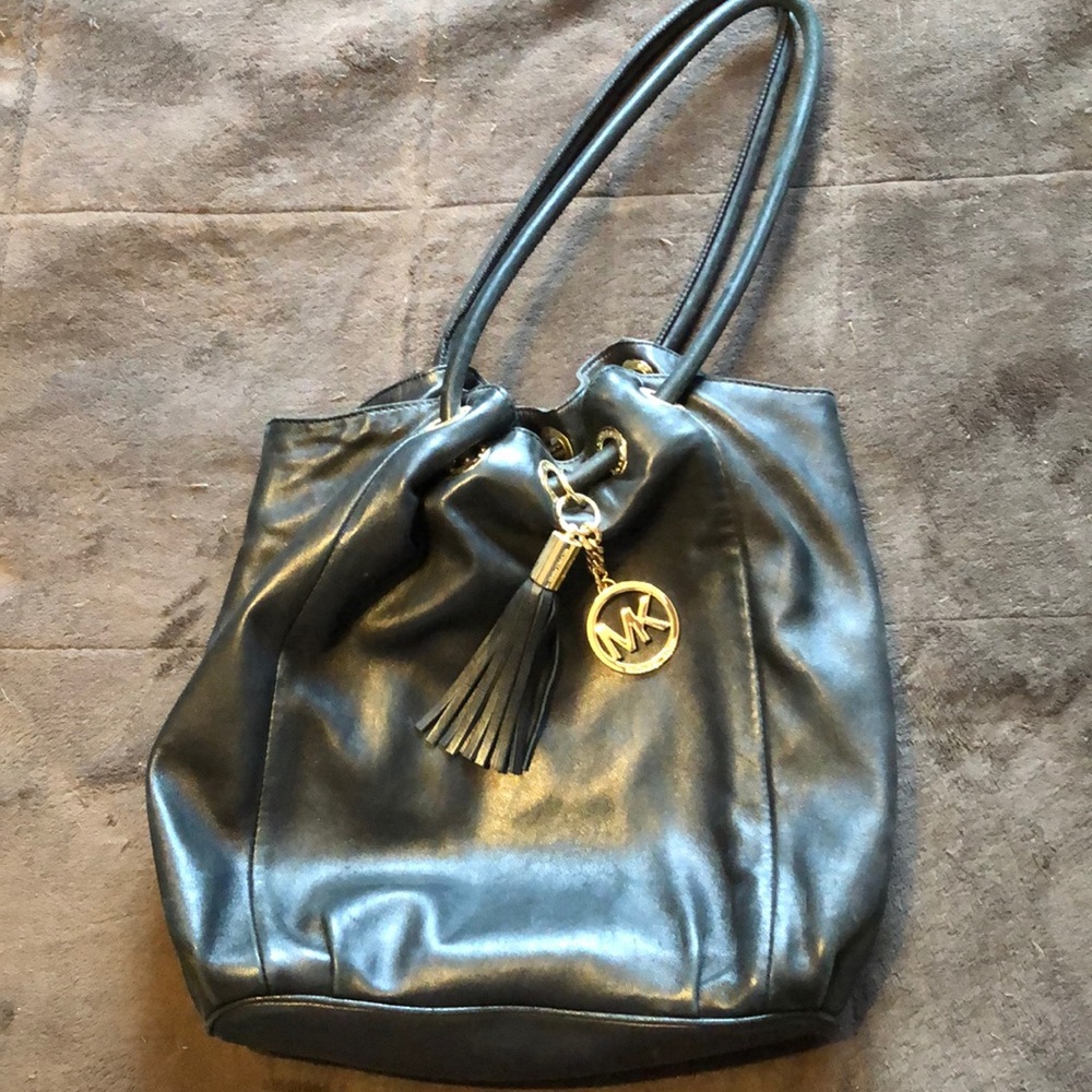 Michael Kors Shoulder Bag.